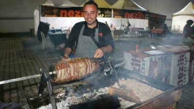 Diyarbakır'da düzenlenen 'Mezopotamya Gurme ve Yöresel Bahar Lezzetler Fuarı', Türkiye'nin
