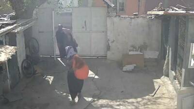 Adıyaman'da kimliği belirsiz 3 kadın, bir evde bulunan altınları çalarak