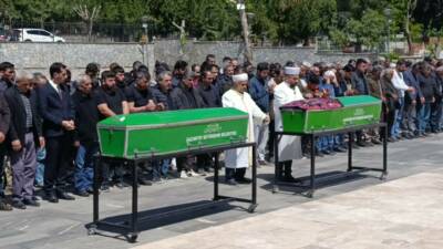 Gaziantep’in İslahiye ilçesinde tır ile çarpışan otomobilde hayatını kaybeden anne