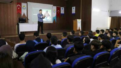 Haliliye Belediyesi, üniversite sınavına hazırlanan gençlere ücretsiz dershane hizmeti sunarak