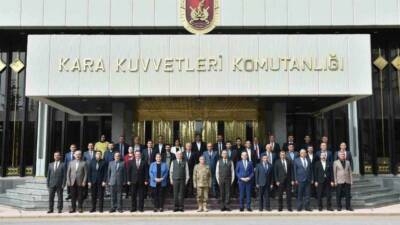 Kara Kuvvetleri Komutanı Orgeneral Selçuk Bayraktaroğlu, Doğu ve Güneydoğu’dan gelen