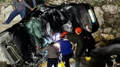 Adıyaman’da sürücünün direksiyon hakimiyetini kaybettiği otomobilin dereye yuvarlanması sonucu 1