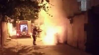 Kahta ilçesinde park halindeki bir motosiklet alev aldı ve kullanılamaz