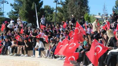 Siirt’te Kızlar Tepesi Amfi Tiyatroda gerçekleştirilen mehteran konseri büyük bir