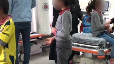 Adıyaman’ın Sincik ilçesinde 11 öğrenci dışarıdan okula getirdikleri içecekten zehirlendiği
