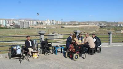 Şırnak’ın Cizre ilçesinde yaşayan engelli Kaplan çifti, hayal ettikleri evi