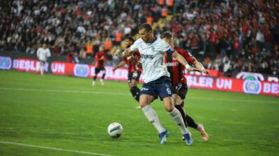 Gaziantep FK, Fenerbahçe'yi 1-0'lık skorla mağlup ettiği maçın 15. dakikasında