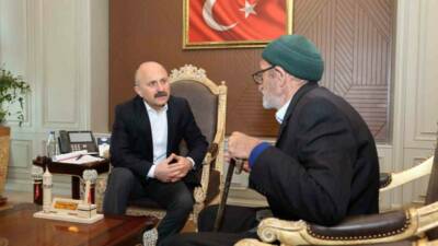 Adıyaman Valisi Osman Varol, vatandaşlarla halk gününde bir araya geldi.