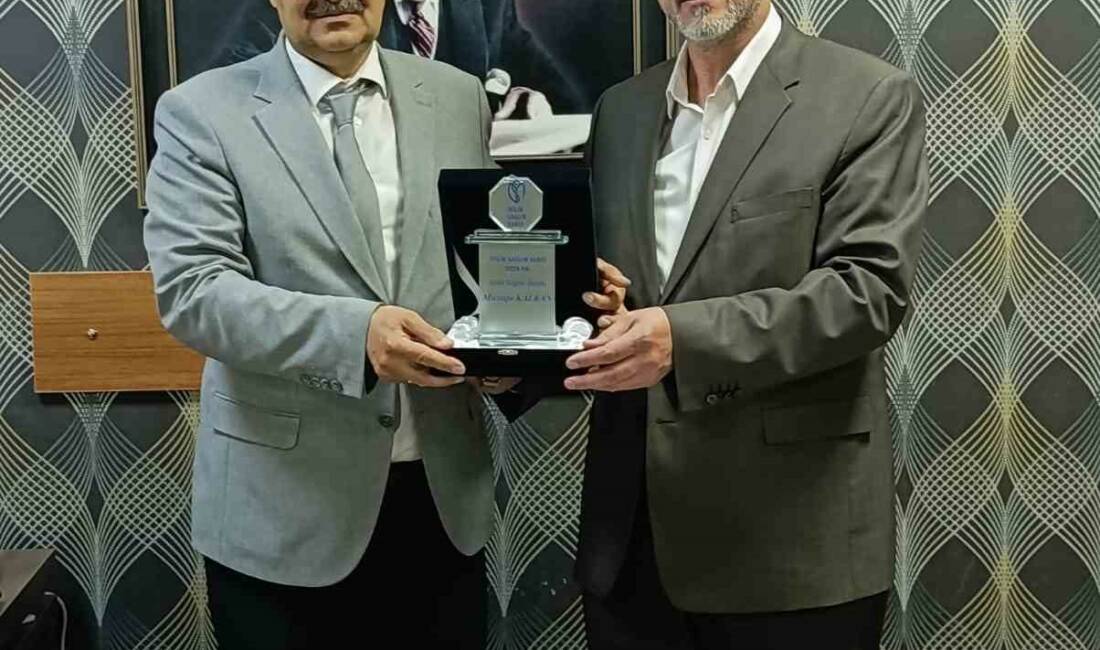2024 İyilik Sağlık ödülü Gaziantep’e İyilik Sağlık Vakfı, 2024 İyilik-Sağlık Ödülü'nü Gaziantep Üniversitesi Hastanesi Başmüdürü