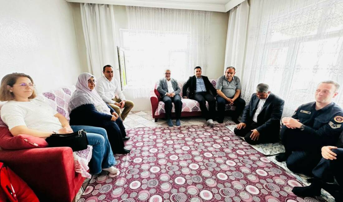 Anneler Günü kapsamında Besni Kaymakamı Sayın Çağlar Partal, 2017 yılında