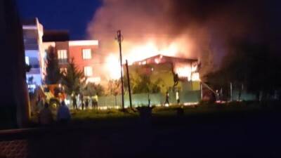 Adıyaman’da 2 katlı evde çıkan yangın paniğe neden oldu.