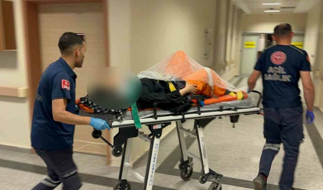 Adıyaman merkezinde bir binanın 3. katından düşen bir kadın yaralandı.