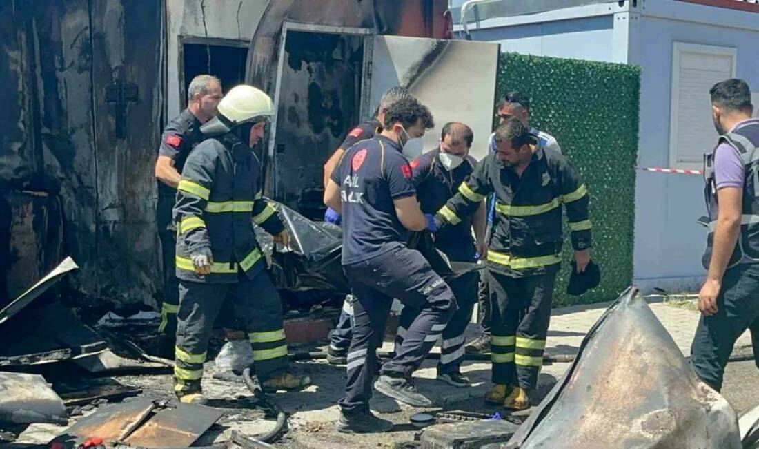 Adıyaman'da konteynerde çıkan yangında dışarıya çıkamayan bir depremzede hayatını kaybetti.