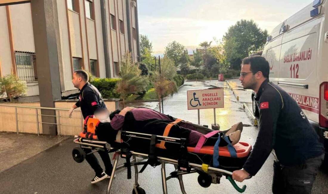 Adıyaman’da, sürücüsünün direksiyon hakimiyetini kaybettiği otomobilin şarampole savrulması sonucu 4
