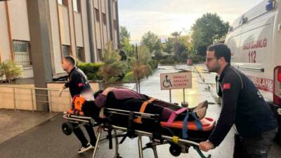 Adıyaman’da, sürücüsünün direksiyon hakimiyetini kaybettiği otomobilin şarampole savrulması sonucu 4