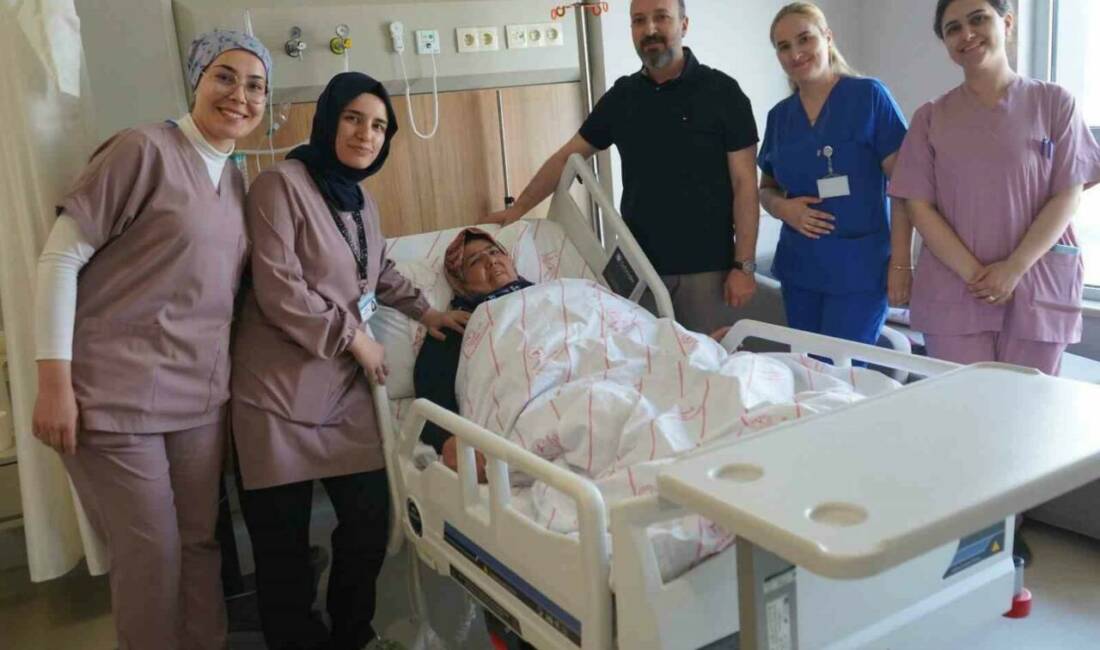 V-notes yöntemiyle Adıyaman Eğitim ve Araştırma Hastanesi'nde rahim alma operasyonu