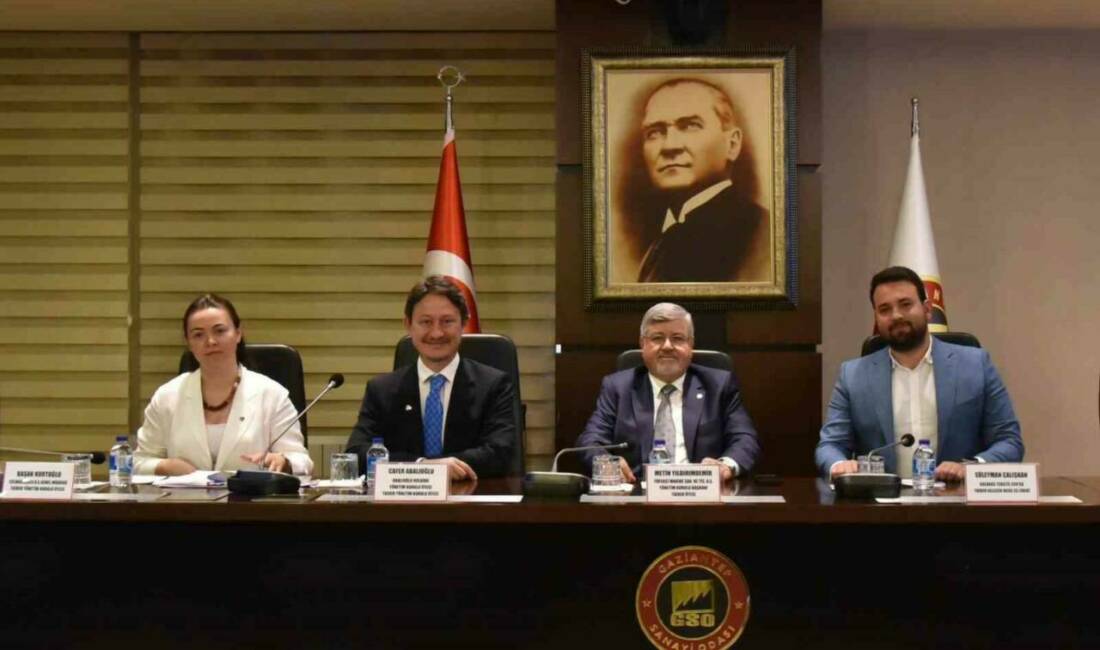 Gaziantep Sanayi Odası ve Aile İşletmeleri Derneği'nin iş birliğiyle aile