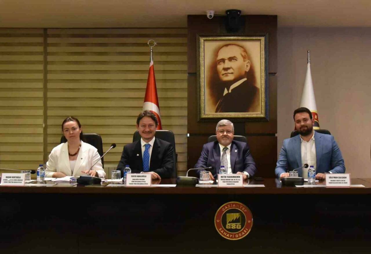 Gaziantep Sanayi Odası ve Aile İşletmeleri Derneği'nin iş birliğiyle aile