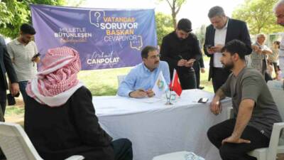 Haliliye Belediye Başkanı Mehmet Canpolat, Süleymaniye Mahallesi'nde vatandaşlarla bir araya