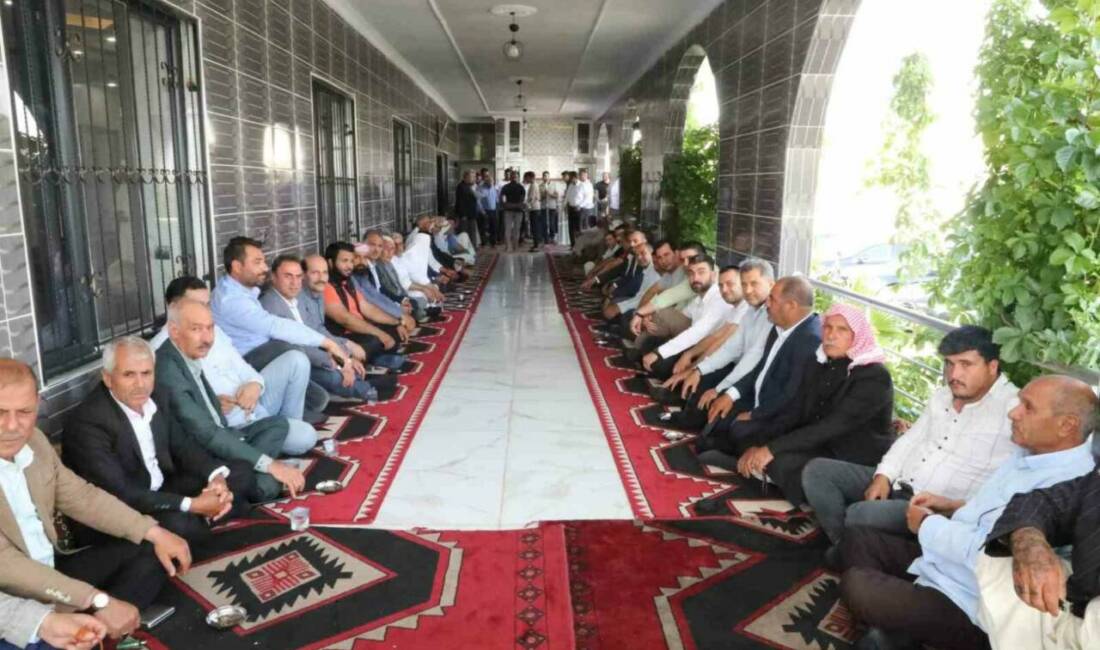 Eyyübiye Belediye Başkanı Mehmet Kuş, Bakırtaş Mahallesi'nde vatandaşlarla buluşarak talepleri