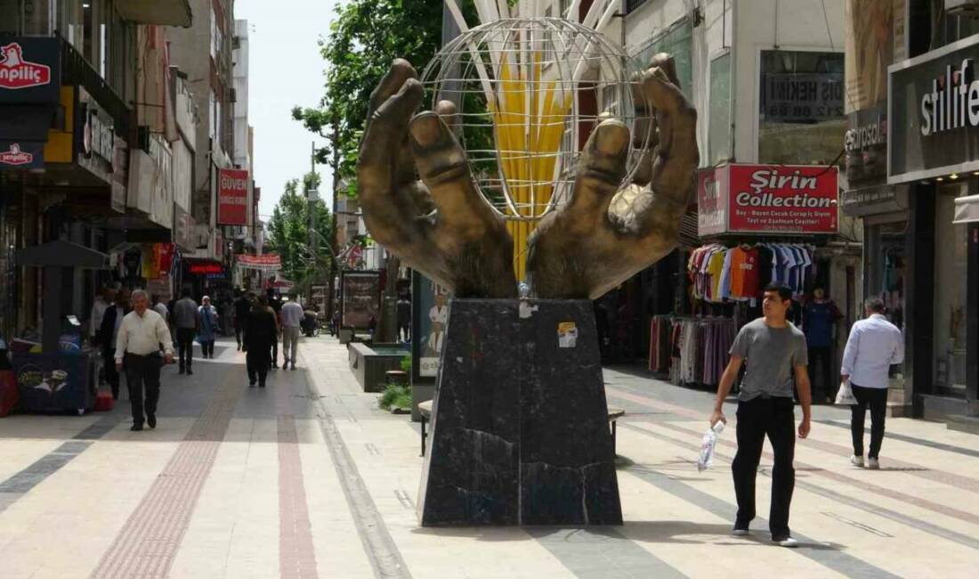 Batman'daki esnaflar, 'Terörsüz Türkiye' sürecinin olumlu etkilerini memnuniyetle karşılıyor. Bölgede