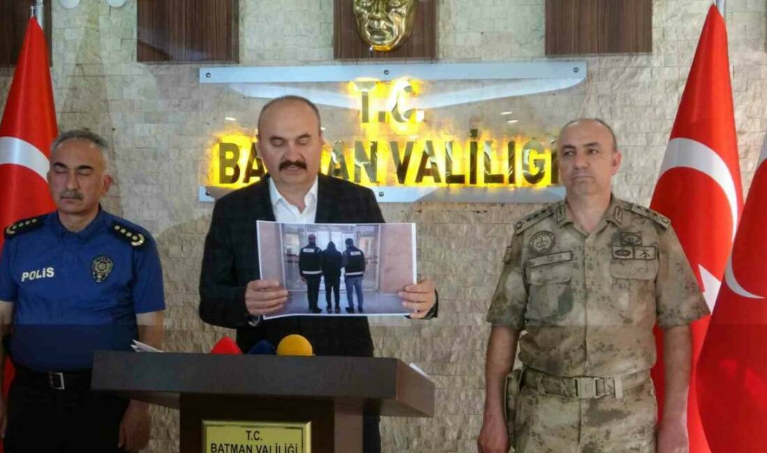 Batman’da nisan ayı asayiş ve güvenlik toplantısı yapıldı Batman Valisi Ekrem Canalp, nisan ayına ilişkin asayiş, narkotik, kaçakçılık,