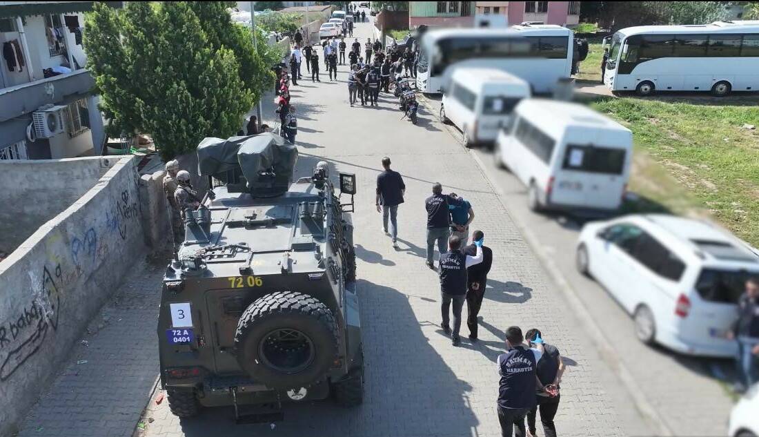Batman'da Narkotik Suçlarla Mücadele Şube Müdürlüğü ekipleri tarafından düzenlenen operasyonda