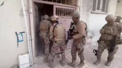 Adıyaman'da DAEŞ terör örgütüne yönelik operasyonda 4 kişi yakalandı. Şahıslardan