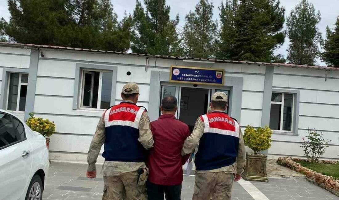 Diyarbakır’da 19 yıl kesinleşmiş hapis cezası bulunan şahıs yakalandı Ergani ilçesinde kaçak olarak bulunan ve 5 ayrı suçtan toplamda