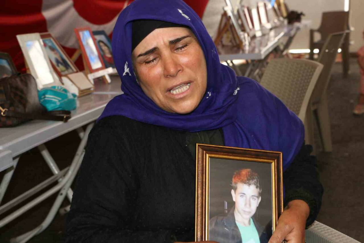 Diyarbakır’da ailelerin dağa kaçırılan çocukları için eski HDP İl Başkanlığı