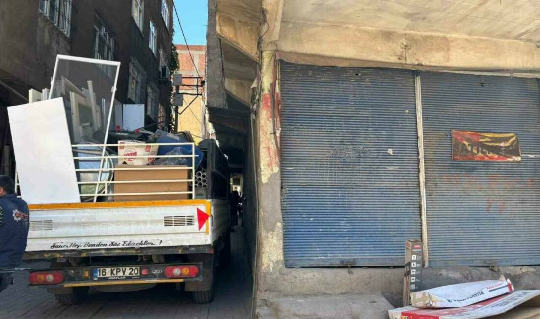 Diyarbakır’ın Bağlar ilçesinde bir esnaf, 2 yıldır kimliği belirsiz kişilerin