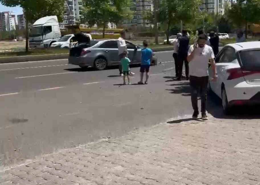 Diyarbakır’da bir vatandaş otomobilde baygın halde bulundu.