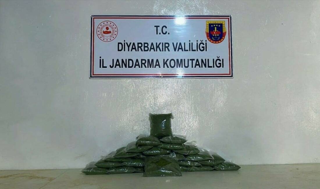 Diyarbakır’ın Lice ilçesinde yapılan operasyonda çalılıklar arasında muhafaza edilmiş 77