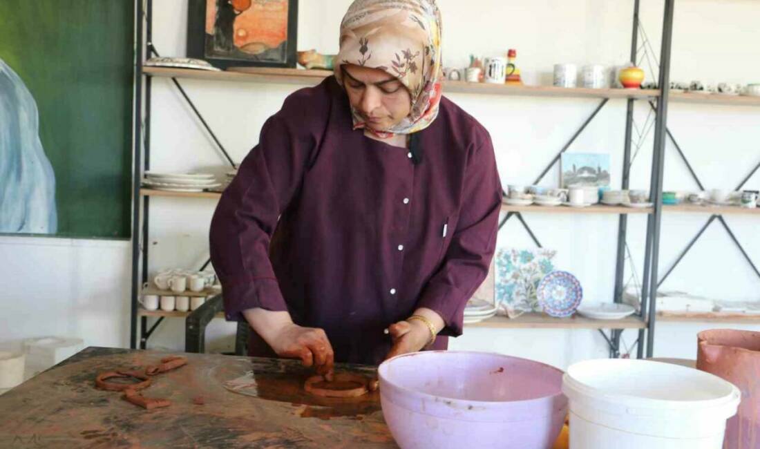 Diyarbakır'da kadınların evlerinde ürettikleri el yapımı ürünleri bir araya getirerek