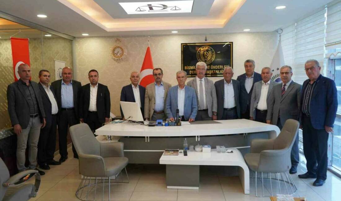 Diyarbakır’da kanaat önderlerinden ‘Terörsüz Türkiye’ sürecine destek Diyarbakır’da bir dernek, PKK'nın silah bırakma ve kendini feshetme kararını