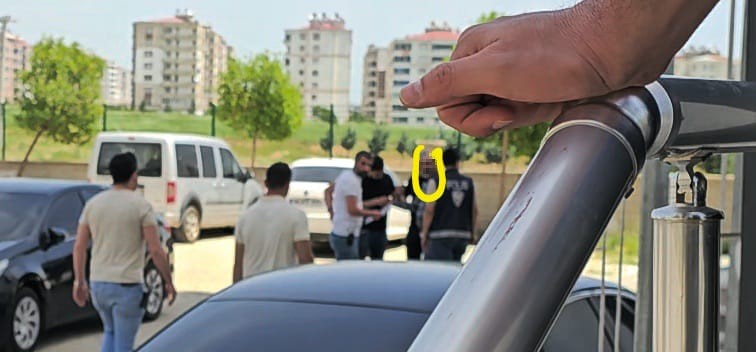 Diyarbakır'ın Ergani ilçesinde bir kişiyi bıçaklayarak öldüren şahıs tutuklandı. Şahıs,