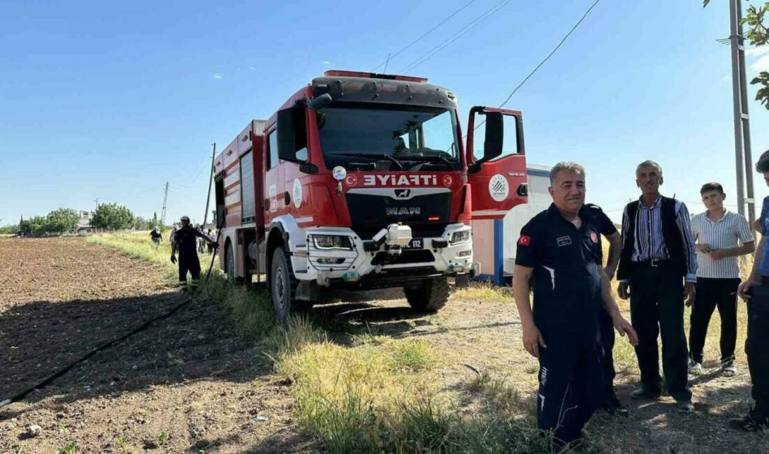 Adıyaman’da ekili alan yanında çıkan yangın korkuttu.