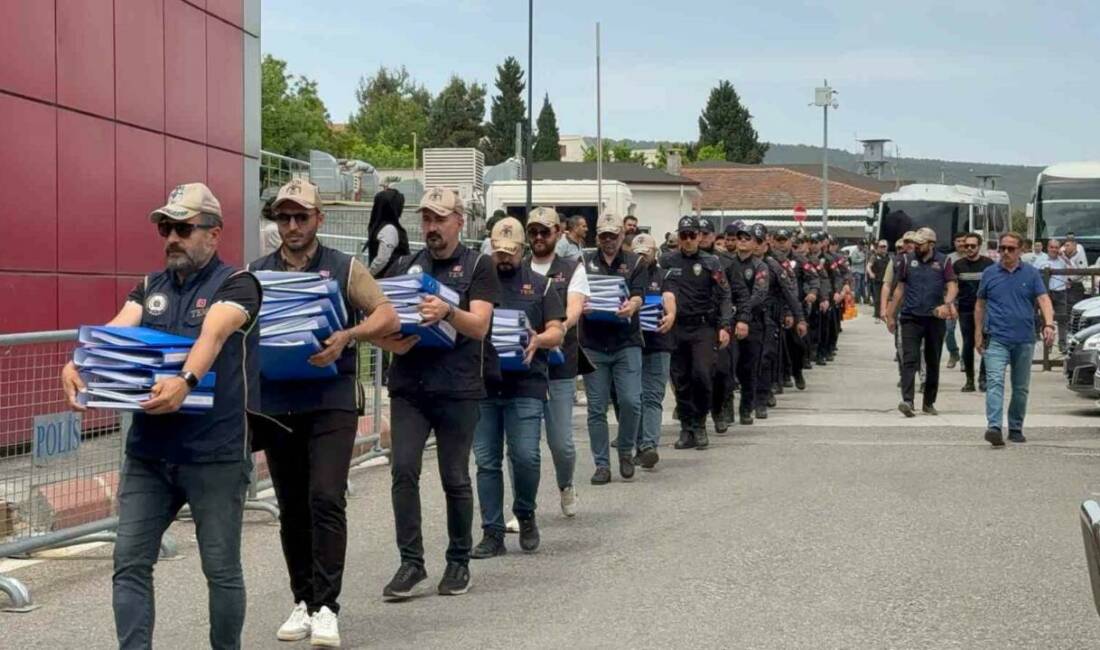 FETÖ operasyonu kapsamında 47 ilde yapılan operasyonda 77 kişi tutuklanırken,