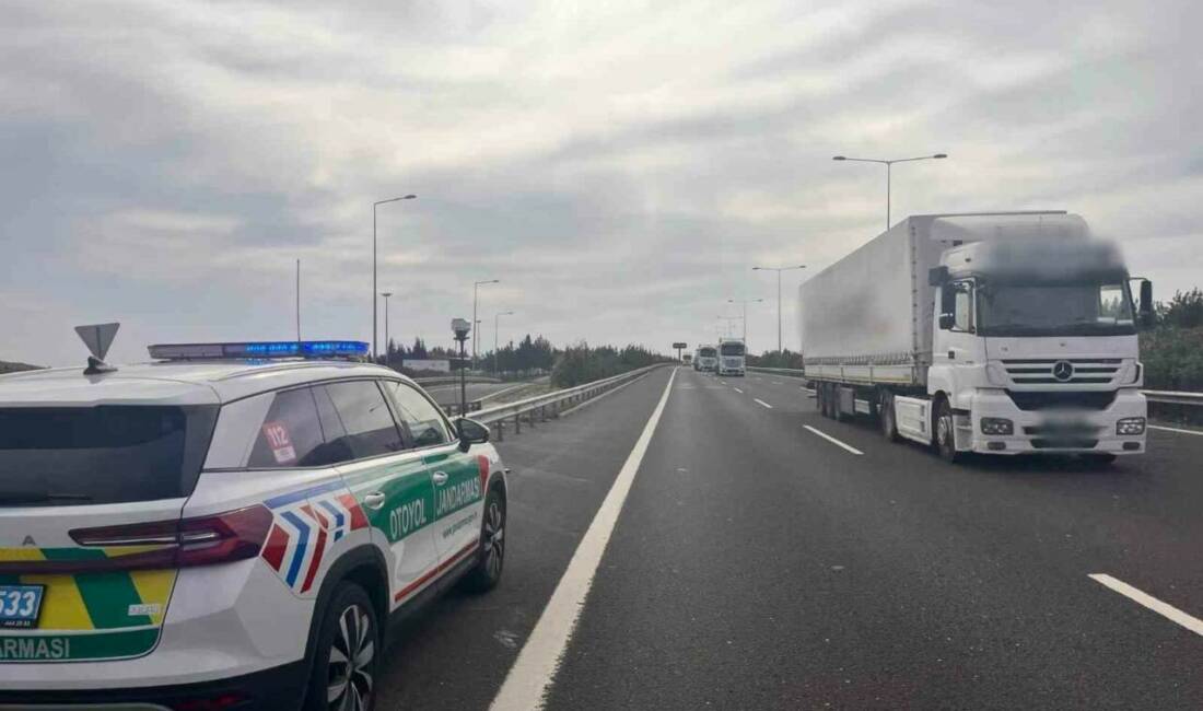 Gaziantep’te jandarma ekiplerince otoyolda yapılan trafik denetimlerinde hız ihlali yapan