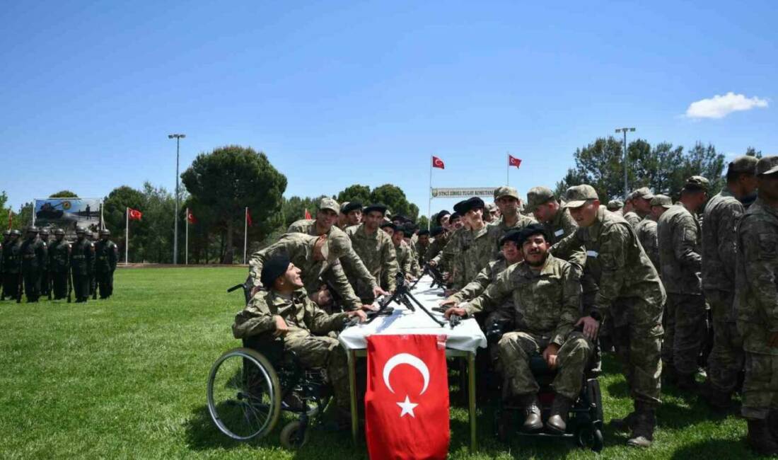 Gaziantep'te Engelliler Haftası kapsamında 5. Zırhlı Tugay Komutanlığı'nda temsili askerlik