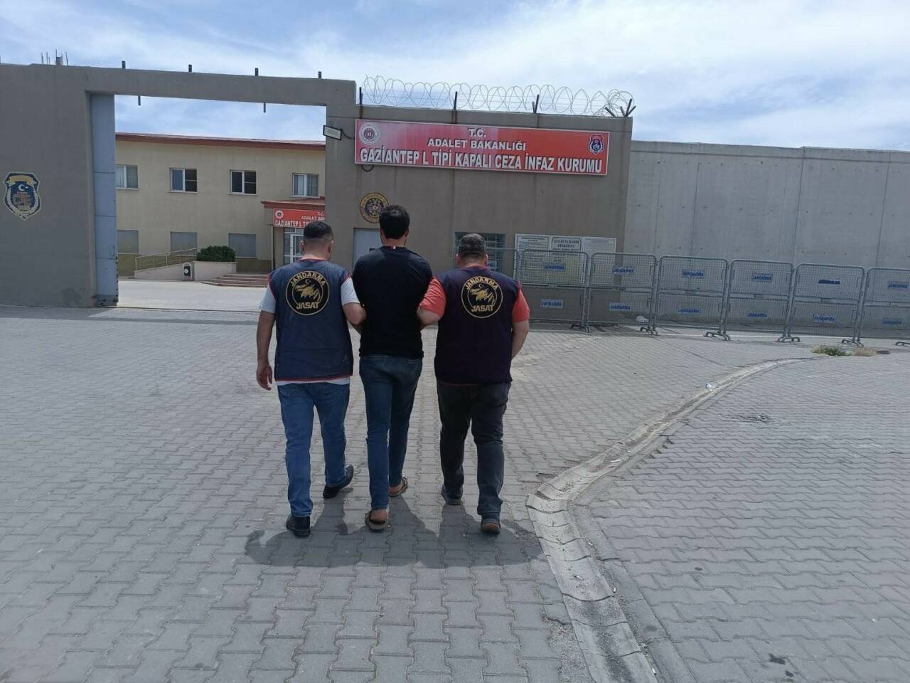 Gaziantep’te uyuşturucu madde ticareti ile silahla yaralama suçlarından aranan 2