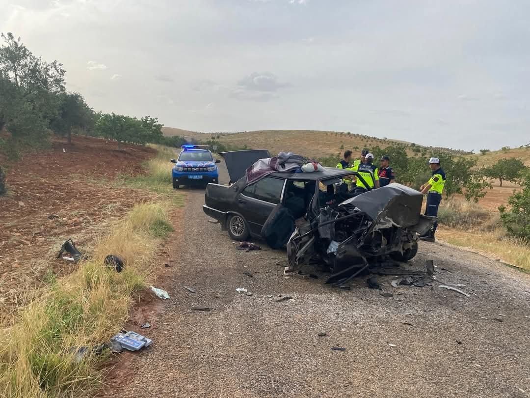 Gaziantep'in Nizip ilçesinde meydana gelen trafik kazasında 1'i ağır 8