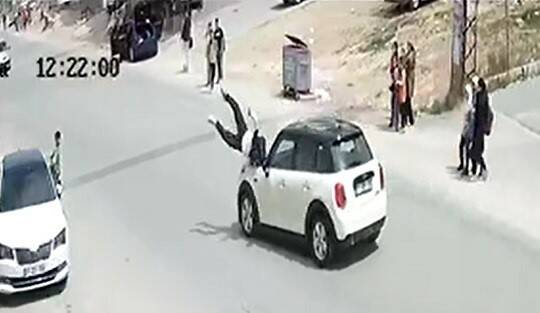 Gaziantep'te Güneş Mahallesi'nde bulunan 160 nolu cadde, artan trafik kazalarıyla