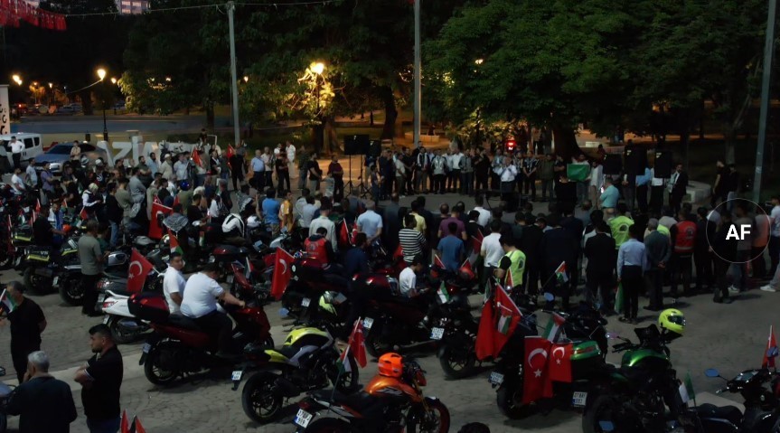 Gaziantep’te İsrail’in Gazze’ye yönelik saldırılarını protesto etmek için bir araya