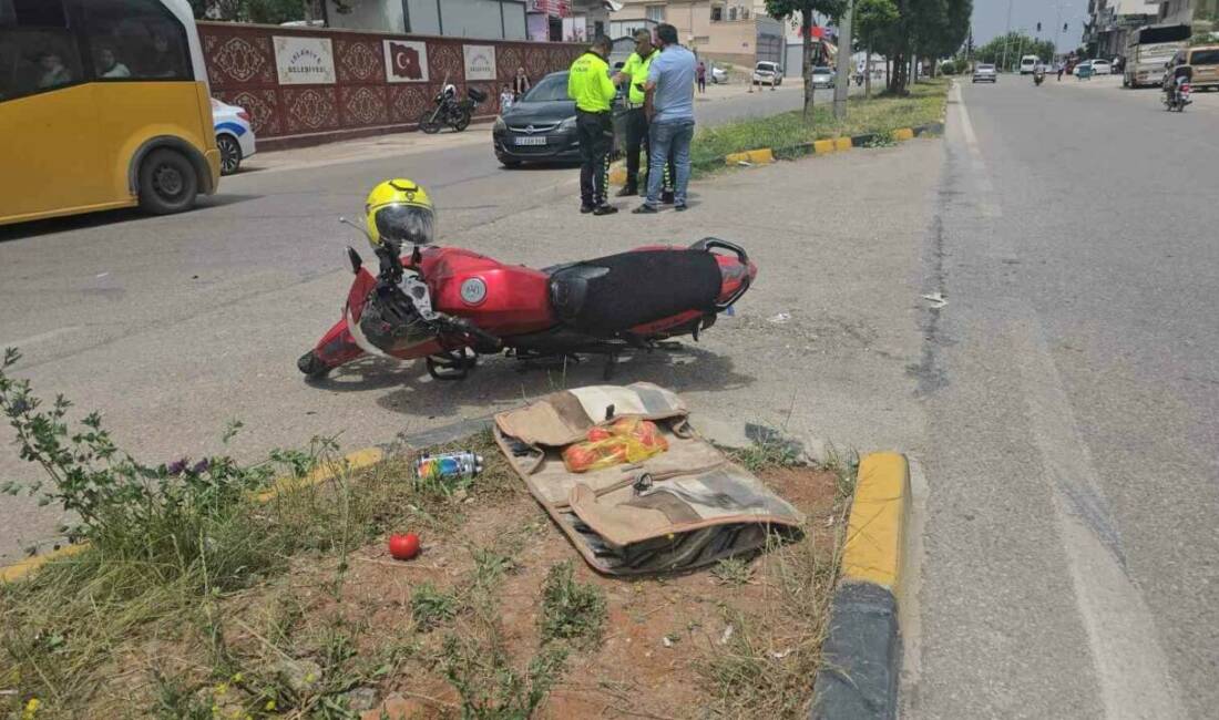 Gaziantep'in İslahiye ilçesinde otomobil ile motosikletin çarpıştığı kaza sonucunda motosiklet