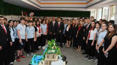 Gaziantep Kolej Vakfı Özel Ortaokulu öğrencileri tarafından gerçekleştirilen yüzlerce projenin