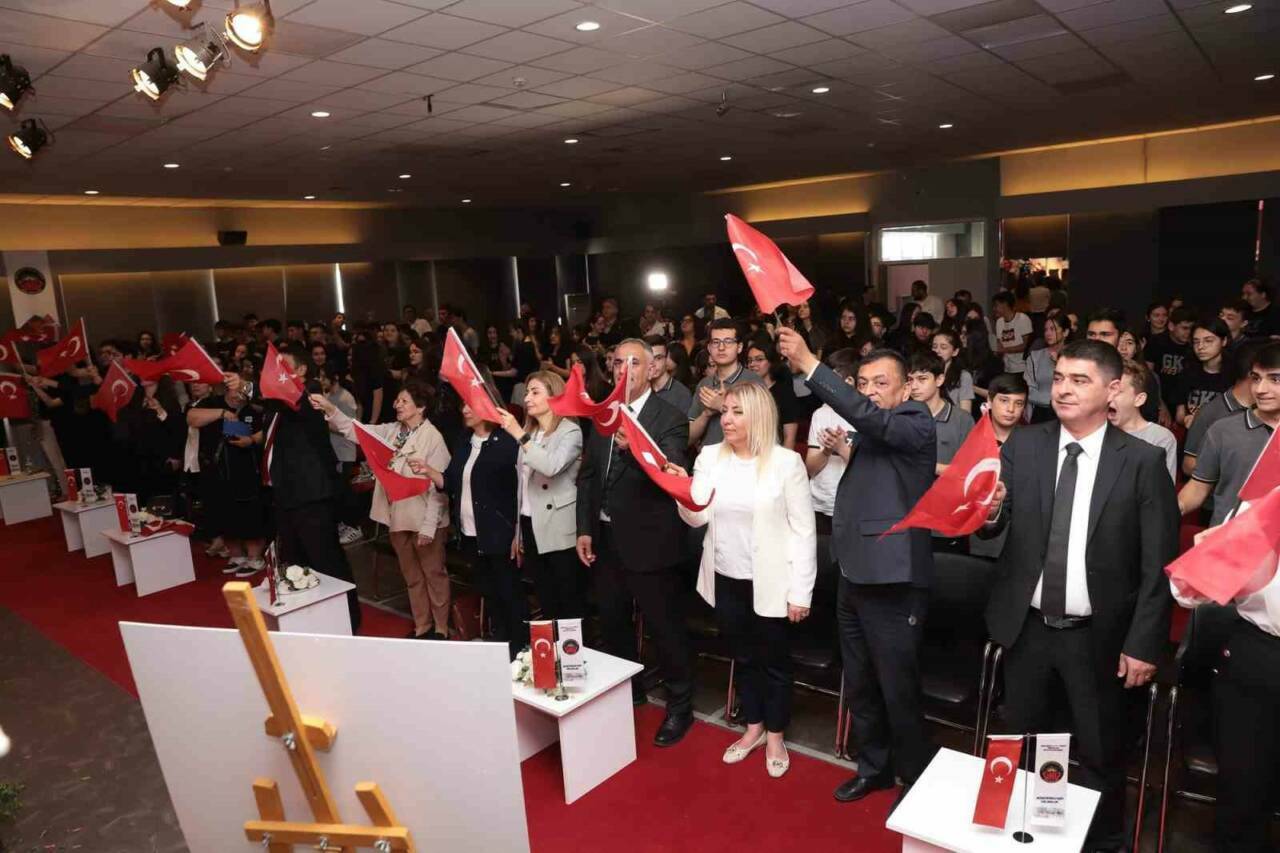 Gaziantep Kolej Vakfı Özel Okullarında düzenlenen etkinliklerle 19 Mayıs Gençlik