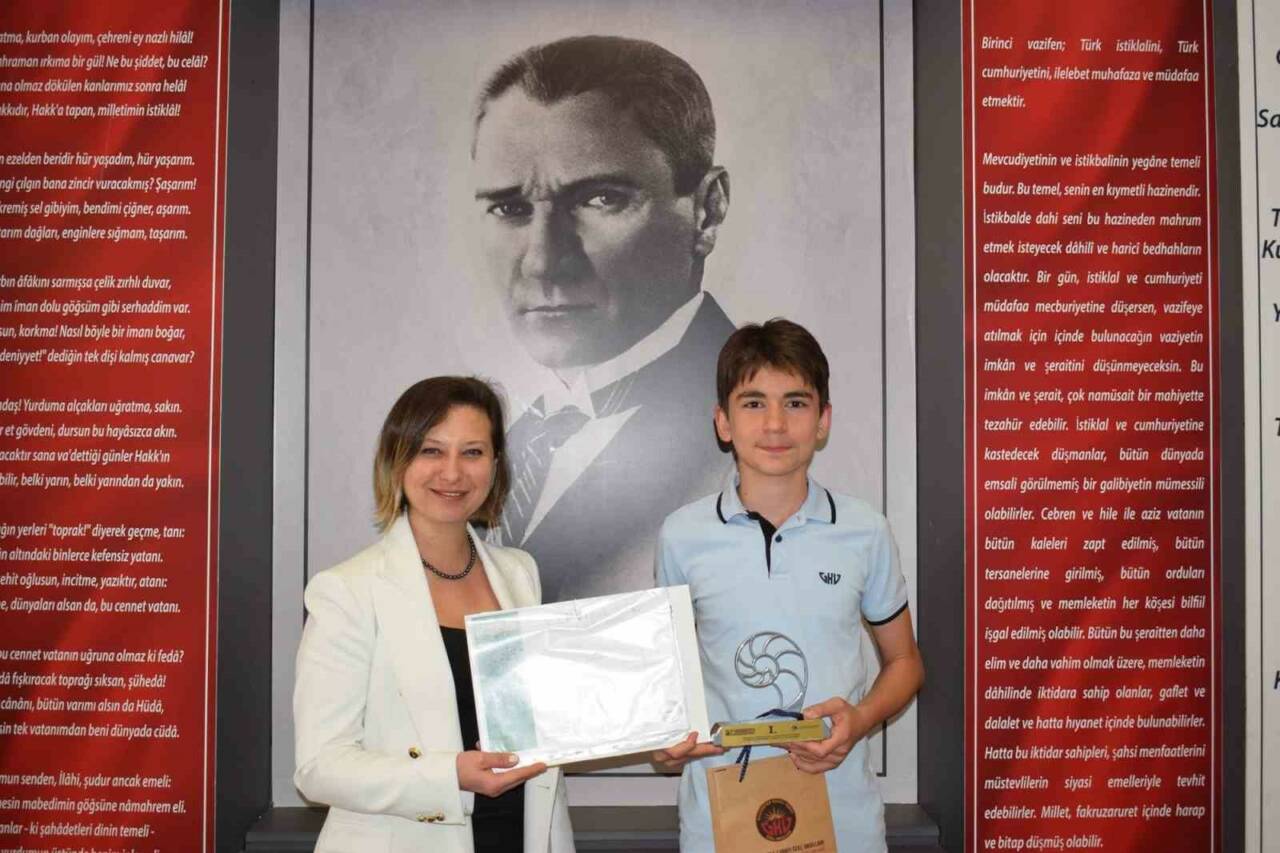 Gaziantep Kolej Vakfı Özel Ortaokulu öğrencisi Faruk Çalışkan, Uluslararası Fibonacci