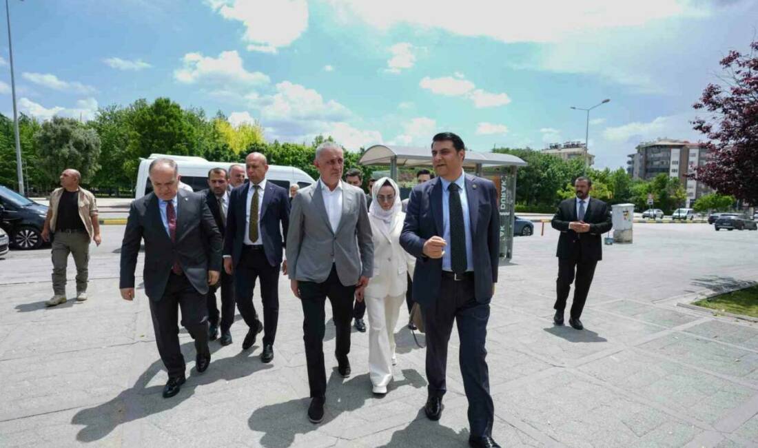 TFF Başkanı İbrahim Ethem Hacıosmanoğlu, Şehitkamil Belediye Başkanı Umut Yılmaz'ı