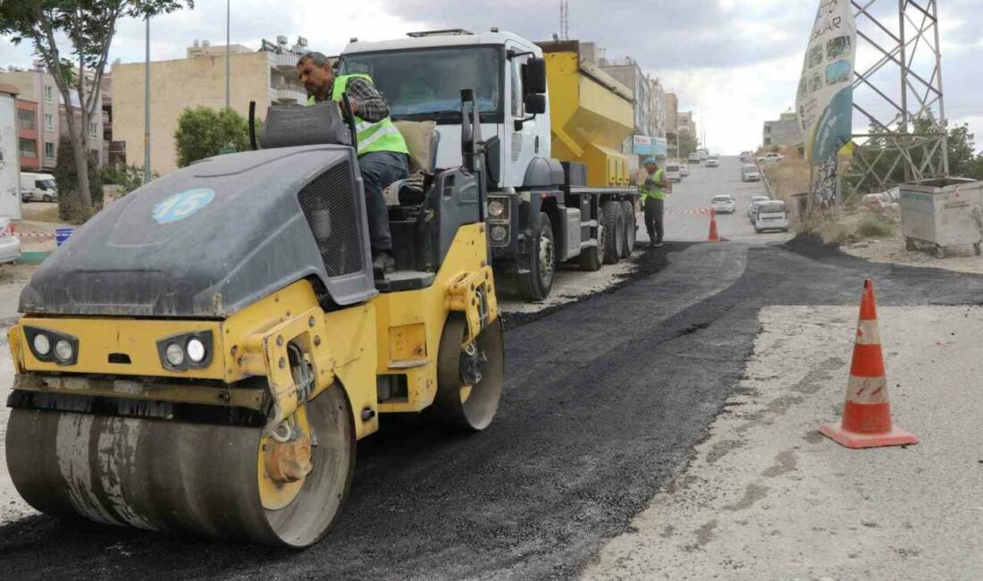Haliliye Belediyesi, Devteyşti Mahallesi'nde sıcak asfalt serimiyle yolları güvenli ve